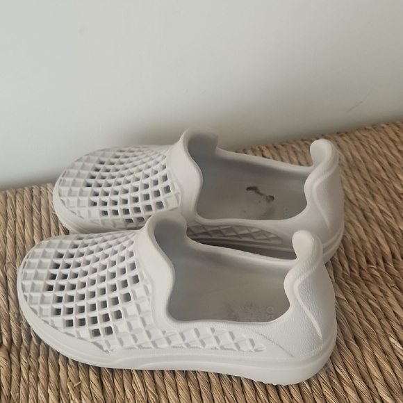 LUSSO CLOUD Scenario Comfort Slip-On - Unisex, Water Friendly, Size W - Picture 1 of 5